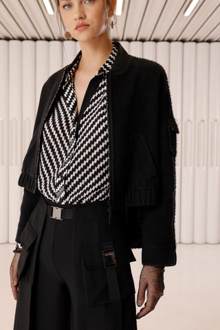 Metal Aksesuar Detaylı Dökümlü Pantolon