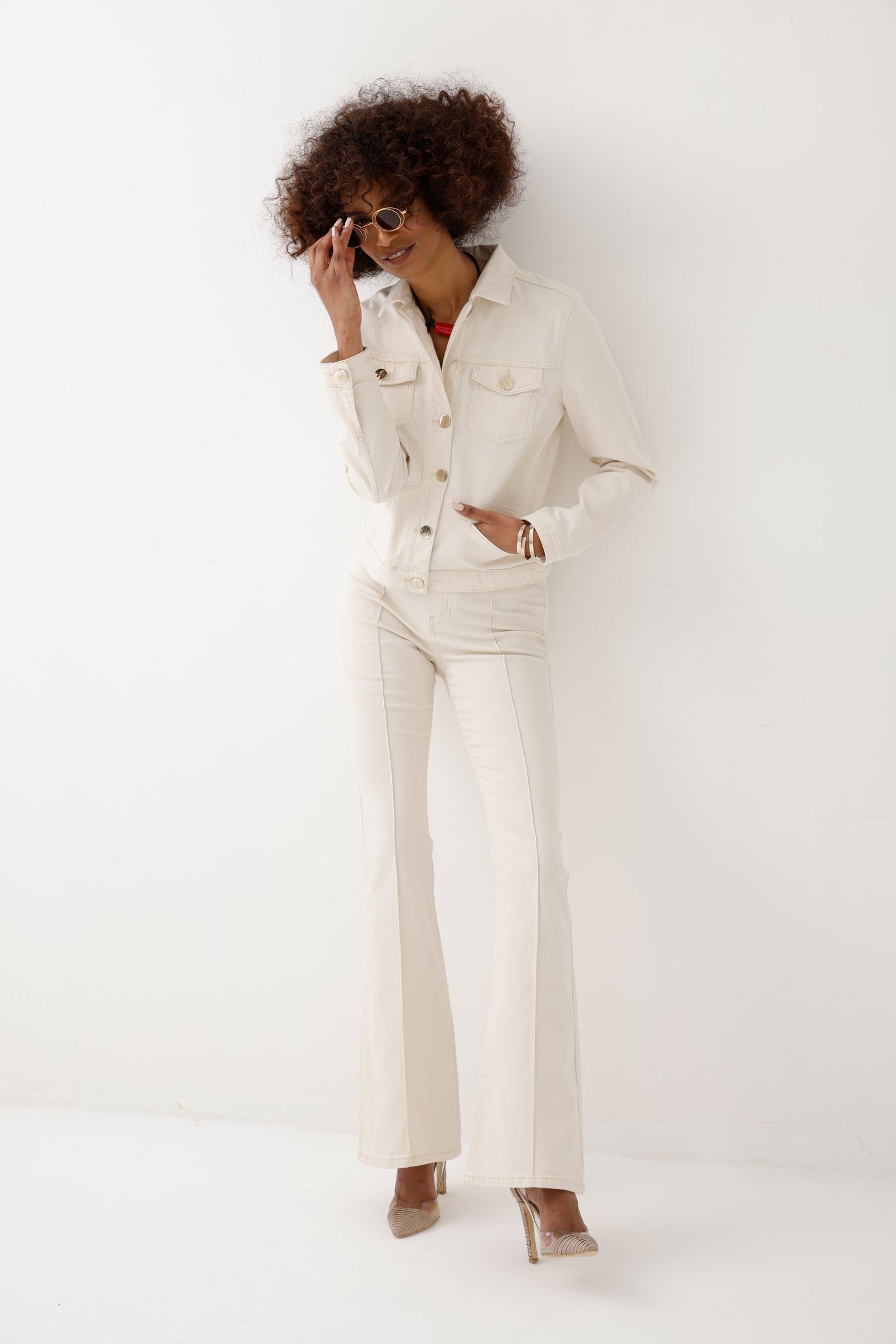 Arzu Kaprol Biz SS22 İspanyol Paça Krem Denim Pantolon