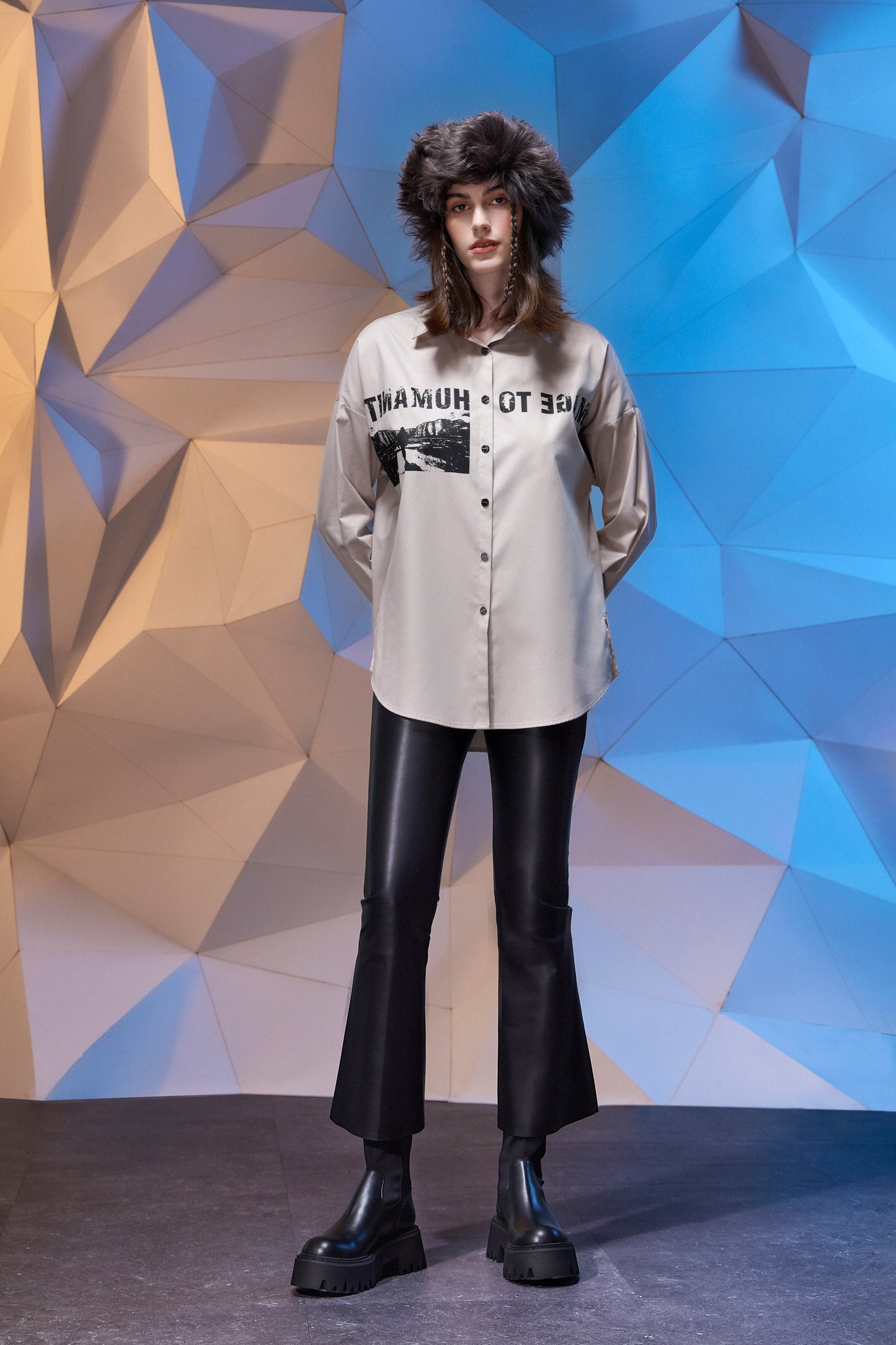 Arzu Kaprol AW 22-23 Homage To Humanity Bej Gömlek