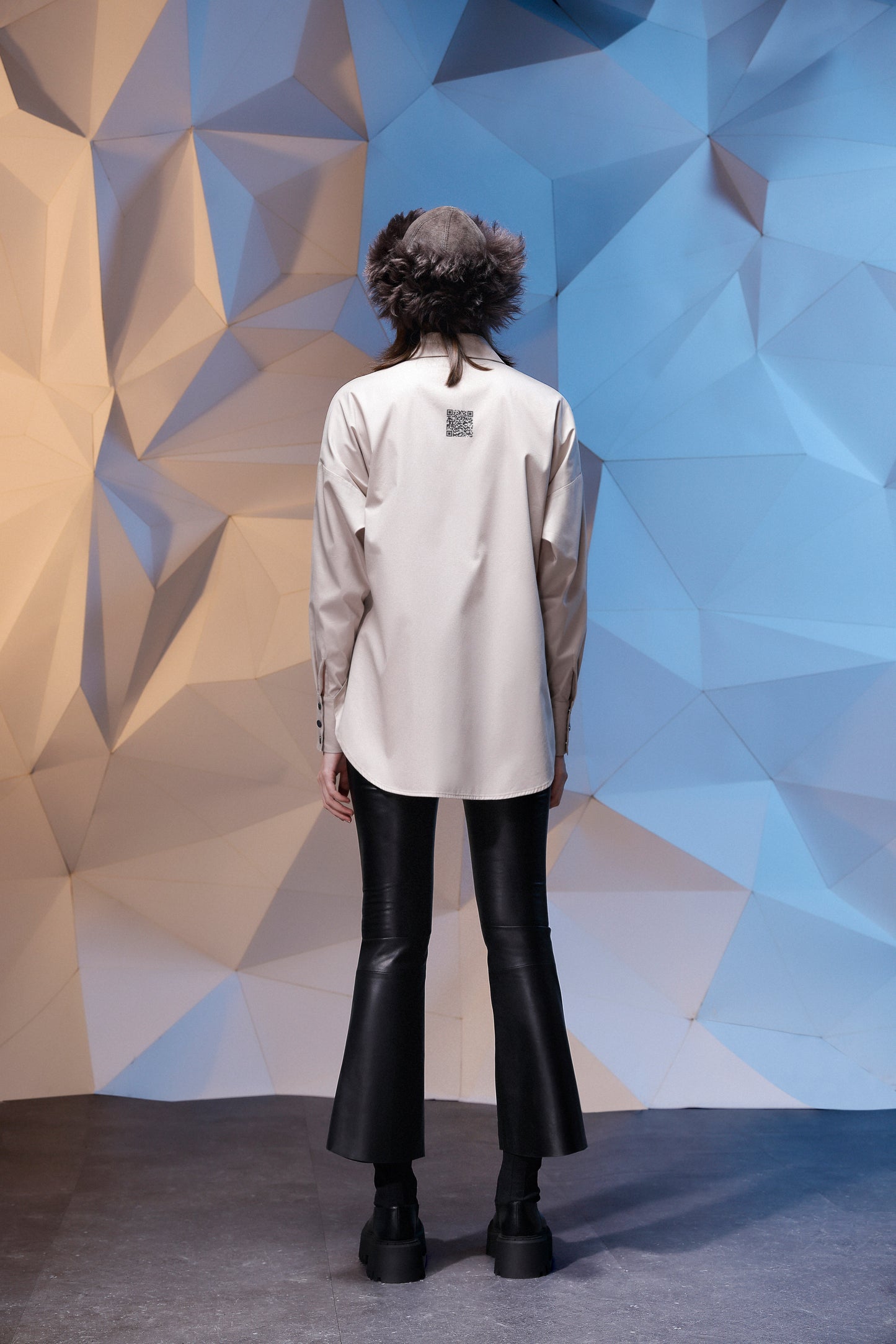 Arzu Kaprol AW 22-23 Homage To Humanity Bej Gömlek