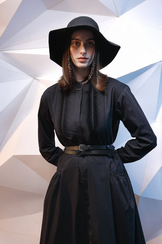 Fransa Elbiseleri: Stil Rehberi ve Öneriler