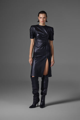 2026 Deri Kıyafet Modası: Güçlü ve Zamansız