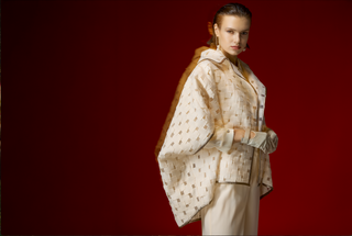 Tül Üzeri Dokulu Kumaştan Ekru İkonik Ceket