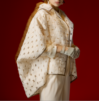 Tül Üzeri Dokulu Kumaştan Ekru İkonik Ceket