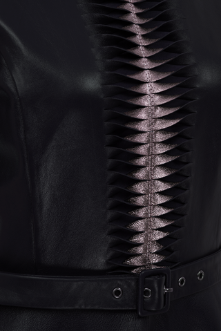 Lazer Kesim Detaylı İkonik Deri Elbise